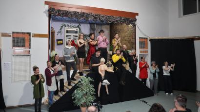 Bild: rpp
Die Darsteller wurden am Ende zu Recht mit stehendem Applaus belohnt.