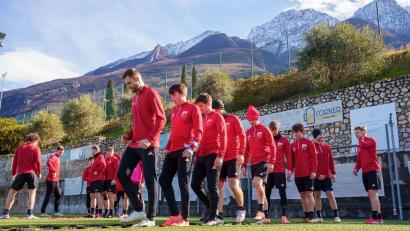 Bild: Bartosch
Konzentriert beim Training: Die Spieler des SC Luhe-Wildenau in Malcesine.
