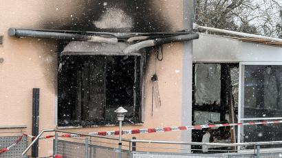 Bild: Petra Hartl
Nach dem Wohnhausbrand im Sulzbach-Rosenberger Ortsteil Lobenhof steht fest: Die Ursache war ein technischer Defekt.
