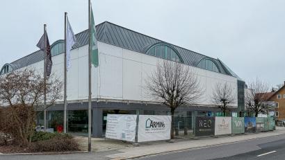 Bild: Stephan Huber
So sieht das ehemalige Möbelhaus Gürtler in Amberg heute aus – aber nicht mehr lange. Im März 2026 beginnen die Arbeiten für den Umbau.