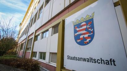 Bild: Nadine Weigel/dpa/dpa
Ein Kita-Erzieher, der während seiner Arbeit sechs Jungen im Alter von etwa vier Jahren missbraucht und kinderpornographische Inhalte hergestellt haben soll, ist in Untersuchungshaft genommen worden. (Foto Archiv)