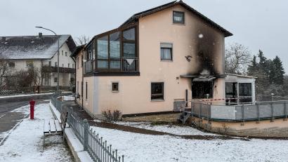 Bild: Petra Hartl
Brand. Wohnhausbrand in Sulzbach-Rosenberger Ortsteil Lobenhof