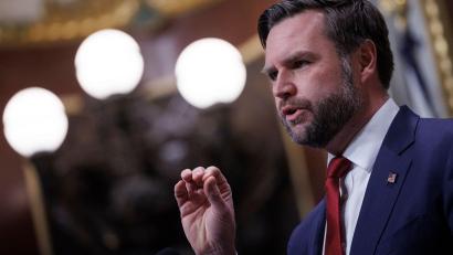 Bild: Tom Brenner/AP/dpa
US-Vizepräsident sieht laut einem Bericht keine Gefahr, dass die USA in einen langwierigen Krieg in Nahost verwickelt werden könnten.