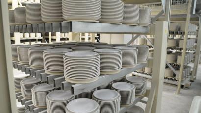 Bild: wen
Der Klassiker: Doch die Porzellanindustrie in der Region kann mehr als "nur" Teller. Darum ging es am Freitag in Eschenbach.