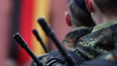 Bild: Hannes P. Albert/dpa
2025 nahmen deutlich mehr minderjährige Rekruten ihren Dienst bei der Bundeswehr auf als im Jahr zuvor. (Symbolbild)