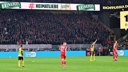 Bild: David Inderlied/dpa
Die Gästefans des FC Bayern waren beim Topspiel in Dortmund merklich still.