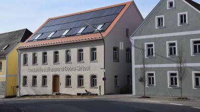 Bild: fla
Um zügig weiter arbeiten zu können, wurden in der jüngsten Marktratssitzung erneut drei Gewerke zum Umbau des Anwesens Marktplatz 4 vergeben.