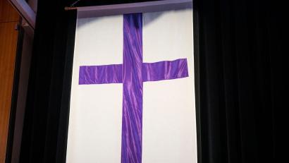 Bild: Daniel Vogl/dpa
Erst seit 50 Jahren gibt es in der evangelischen Kirche in Bayern Pfarrerinnen. (Symbolbild)