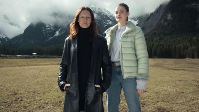 Bild: Linda Gschwentner/ZDF/dpa
Ira Zach (Lavinia Wilson, links) und Daphne Meindl (Philine Schmölzer ) sind das neue Ermittlungsduo beim ZDF. (Archivfoto)