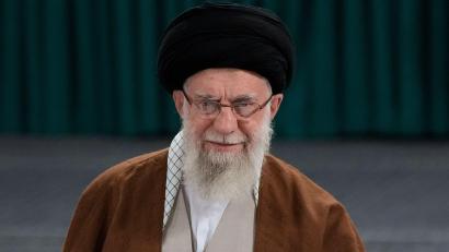 Bild: Vahid Salemi/AP
Iranische Staatsmedien bestätigen den Tod des obersten Führers Chamenei. (Archivbild)