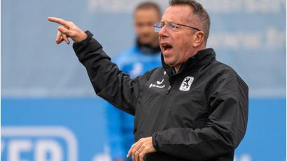 Bild: Peter Kneffel/dpa
1860-Trainer Markus Kauczinski will den Anschluss an die Spitzengruppe der 3. Liga halten. (Archivbild)