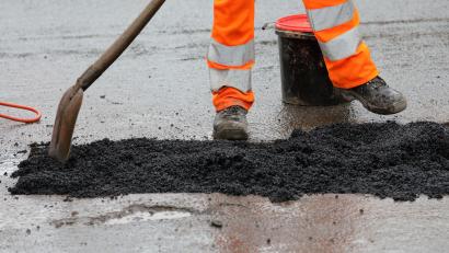Symbolbild: dpa/Bernd Wüstneck
Es stehen Bauarbeiten an.