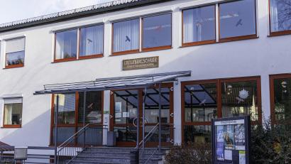 Archivbild: Hösamer
Die Kreuzbergschule ist eine der Mittelschulen in Schwandorf. Wie die Schullandschaft in der Kreisstadt künftig aussehen soll, ist eines der Wahlkampfthemen.