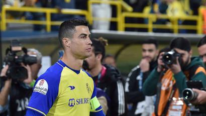 Bild: -/AP/dpa
Cristiano Ronaldo sollte mit dem Team von Al Nassr eigentlich in Dubai spielen - die Begegnung wurde aus Sicherheitsgründen abgesetzt. (Archivbild)