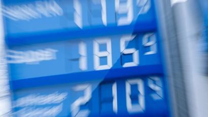 Bild: Peter Kneffel/dpa/dpa-tmn
Die SPD-Seeheimer werfen Tankstellen vor, ihre Preise unbegründet zu erhöhen.