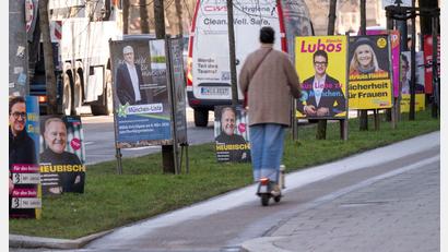 Bild: Peter Kneffel/dpa
Am nächsten Sonntag sind in Bayern Kommunalwahlen.