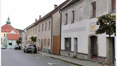 Archivbild: Portner
Leerstände, wie hier in der Nabburger Straße, sind kein Aushängeschild für das Mittelzentrum Oberviechtach. Das ist den Listenführern der Parteien und Gruppen klar, die noch bis Sonntag um Wählerstimmen werben.