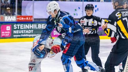 Bild: Tobias Neubert
Neal Samanski und die Blue Devils Weiden kämpfen in den Play-downs um den Klassenerhalt in der DEL2.