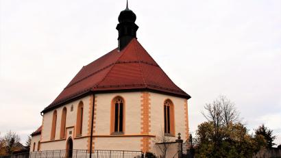 Archivbild: stg
Die Kemnather Friedhofskirche muss innen saniert werden. Dafür gibt es einen Zuschuss.