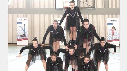 Bild: wro
Sieger bei den Erwachsenen wurde "Temptation" vom Turnerbund Jahn Wiesau. Die jungen Frauen zeigten einen Showtanz, der von Astrid Maurer einstudiert worden war.