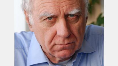 Bild: Rosi Aigner Jonas/exb
Bruno Jonas präsentiert sein Programm "Klappe halten" im Stadttheater Amberg.