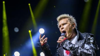 Bild: Laurent Gillieron/Keystone/dpa
Billy Idol war in den 80er-Jahren der Posterboy des Mainstream-Punks. (Archivbild)