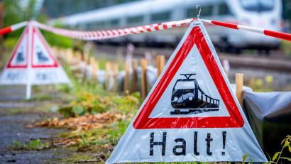 Bild: Jens Büttner/dpa
Die Bahnstrecke zwischen Nürnberg und Bamberg wurde gesperrt. (Symbolbild)