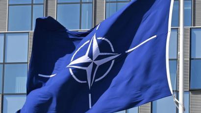 Symbolbild: Amr Nabil/AP/dpa
Die Nato geht davon aus, dass der Iran absichtlich eine Rakete auf das Bündnismitglied Türkei abgefeuert hat.