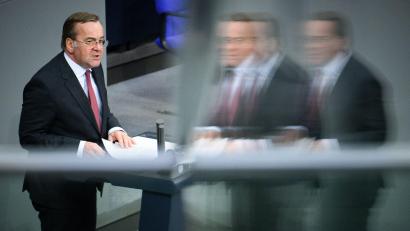 Bild: Bernd von Jutrczenka/dpa
Verteidigungsminister Pistorius (SPD) stellt klar, dass sich Deutschland nicht am Iran-Krieg beteiligt.