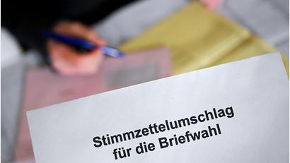Symbolbild: Sven Hoppe/dpa
Bis zum Freitag, 6. März, können Wahlberechtigte noch Briefwahlunterlagen beantragen.
