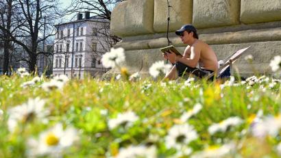 Bild: Malin Wunderlich/dpa
In weiten Teilen des Freistaats zeigt sich der Frühling mit Sonnenschein.