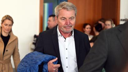 Bild: Federico Gambarini/dpa
Das Gericht verurteilte Winterhoff zu einer neunmonatigen Bewährungsstrafe.