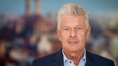Bild: Peter Kneffel/dpa
Der Münchner Oberbürgermeister Dieter Reiter hat sich für die Verwendung des N-Wortes im Stadtrat entschuldigt. (Archivbild)