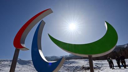 Bild: Martin Schutt/dpa
Das Logo der Paralympics im Tesero Cross-Country Skiing Stadium