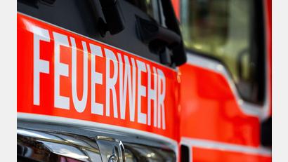 Bild: Soeren Stache/dpa
Die Feuerwehren in allen bayerischen Landkreisen und kreisfreien Städten sollen ein Notstromaggregat bekommen. (Symbolbild)
