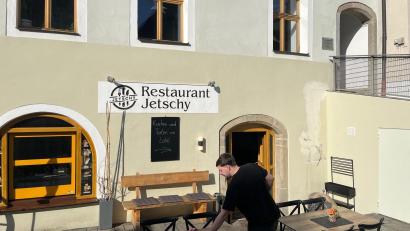 Bild: ihl
Die Räume oberhalb des "Jetschy" sollen für Familien- und Firmenfeiern genutzt werden. Der separate Eingang ist rechts.