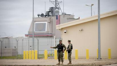 Bild: picture alliance / dpa
Eine der Nato-Raketenabwehrstationen für Europa steht in Deveselu in Rumänien. (Archivbild)