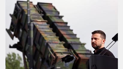 Bild: Jens Büttner/dpa
Der Iran-Krieg gefährdet auch den ukrainischen Nachschub mit US-amerikanischen Patriot-Raketen. (Archivbild)