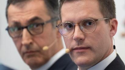 Bild: Marijan Murat/dpa
Özdemir ist Hagel in den Umfragen auf den Fersen.