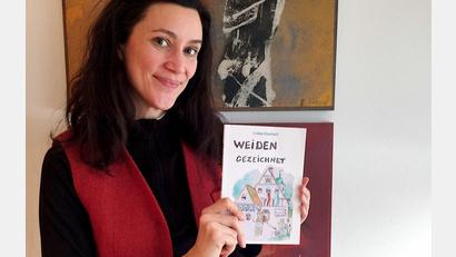 Bild: Nada Stojadinovic
Die Künstlerin Coline Eberhard hat Weiden in einem Reisetagebuch festgehalten. „Weiden gezeichnet“ zeigt über 200 Skizzen, die Alltagsszenen, Orte und Begegnungen in der Stadt und der umliegenden Region festhalten.