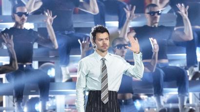 Bild: Scott A Garfitt/Invision/AP/dpa
Bei den Brit Awards lieferte Harry Styles zu seiner Single „Aperture“ einen spektakulären Auftritt.