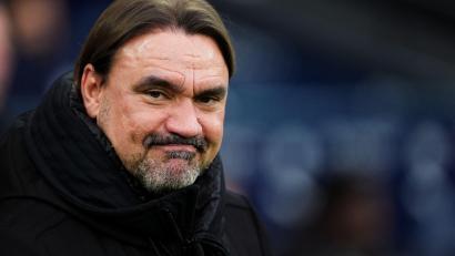 Bild: Martin Rickett/PA Wire/dpa
Leeds-Coach Daniel Farke muss ein Spiel zuschauen und eine Geldstrafe bezahlen.