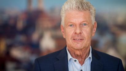 Archivbild: Peter Kneffel/dpa
Sein Ehrenamt beim FCB könnte für den Münchner OB empfindliche Konsequenzen haben.