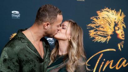 Bild: Christoph Schmidt/dpa
Andrej Mangold und seine Verlobte Annika Jung erwarten ihr erstes Kind. (Archivbild)