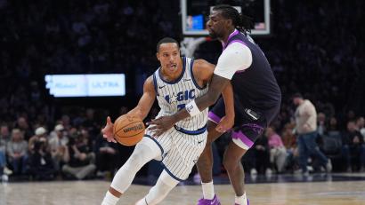 Bild: Abbie Parr/AP/dpa
Desmond Bane (links) war der beste Punktelieferant beim Sieg der Orlando Magic.