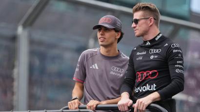 Bild: Asanka Brendon Ratnayake/AP/dpa
Nico Hülkenberg (rechts) und Audi-Teamkollege Gabriel Bortoleto vor dem Start.
