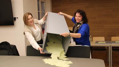 Bild: prh
Rund 100 Wahlhelfer waren am Sonntag allein in der Marktgemeinde Plößberg im Einsatz.