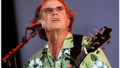 Bild: Craig Ruttle/FR61802 AP/AP/dpa
McDonald gehörte zu den prägenden Stimmen der US-amerikanischen Gegenkultur der 1960er Jahre.