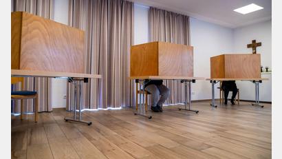 Bild: Pia Bayer/dpa
Vor allem in den kreisfreien Städten stehen häufig Stichwahlen an.