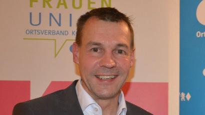 Archivbild: jr
Andreas Malzer hat Grund zur Freude: Er muss nicht in die Stichwahl. Der CSU-Kandidat holte auf Anhieb mehr als 50 Prozent der Stimmen in Konnersreuth.